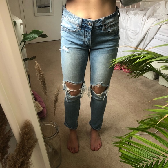 American Eagle distressed jeans - Picture 2 of 5